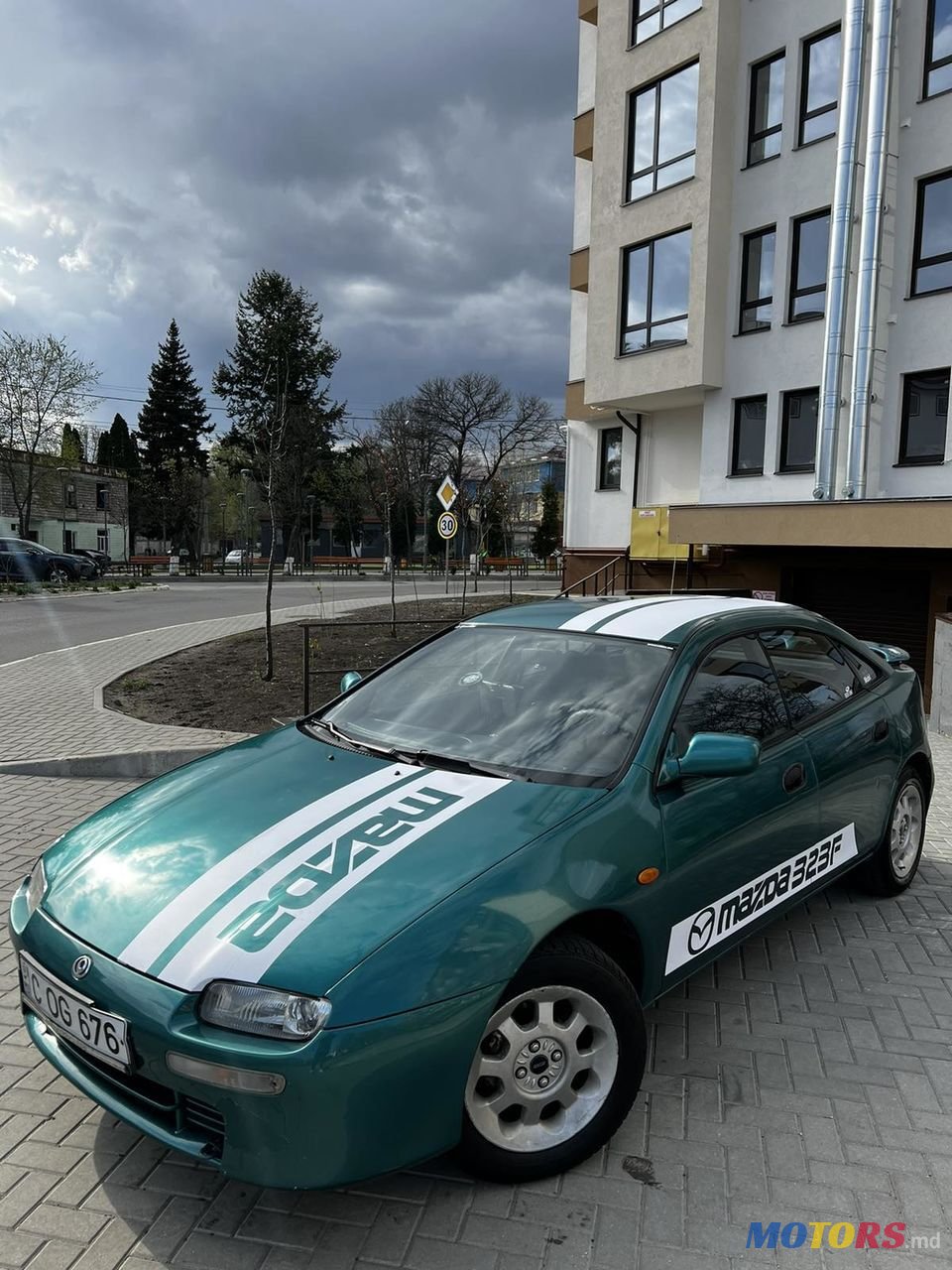 1995' Mazda 323 photo #1