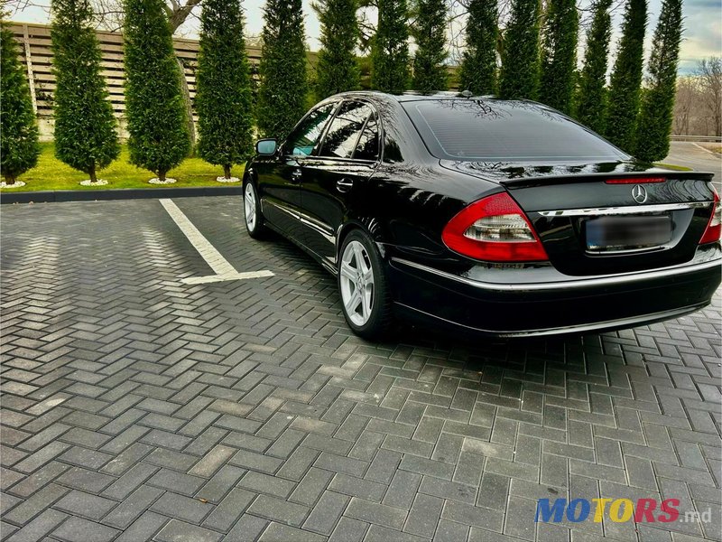 2006' Mercedes-Benz E Класс photo #4