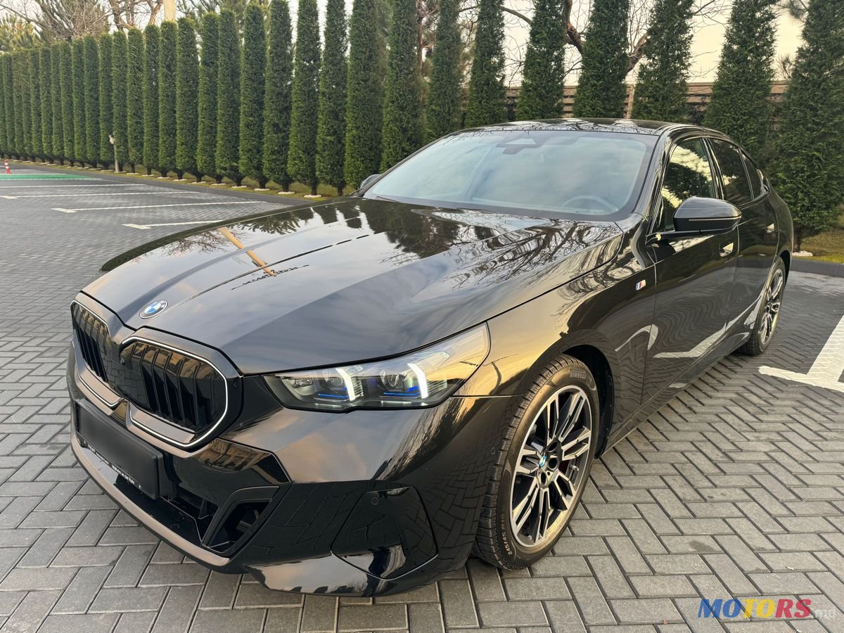 2024' BMW 5 Series photo #2