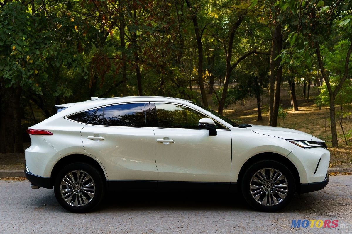 2022' Toyota Venza photo #4