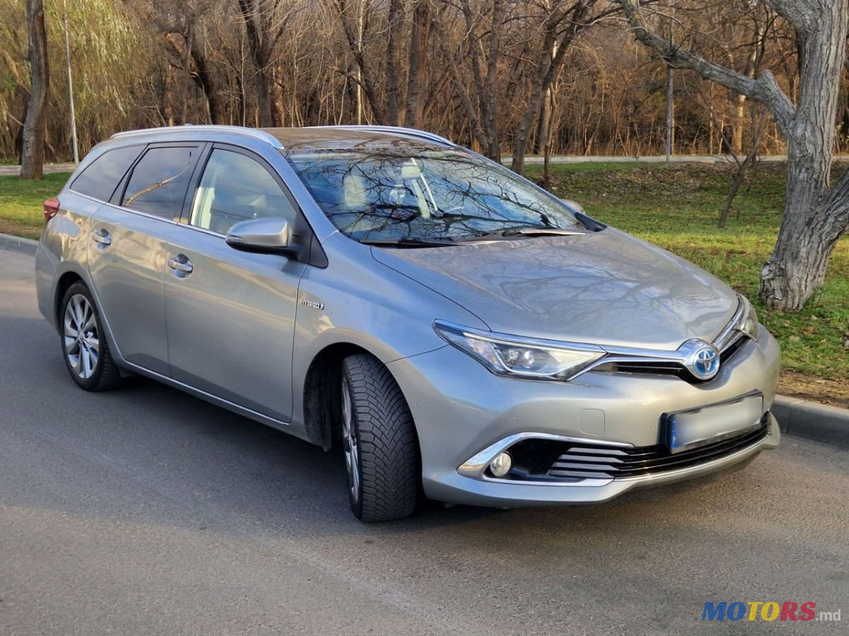2015' Toyota Auris photo #3