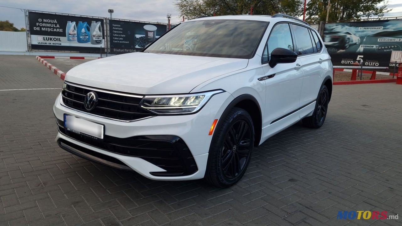 2022' Volkswagen Tiguan photo #1