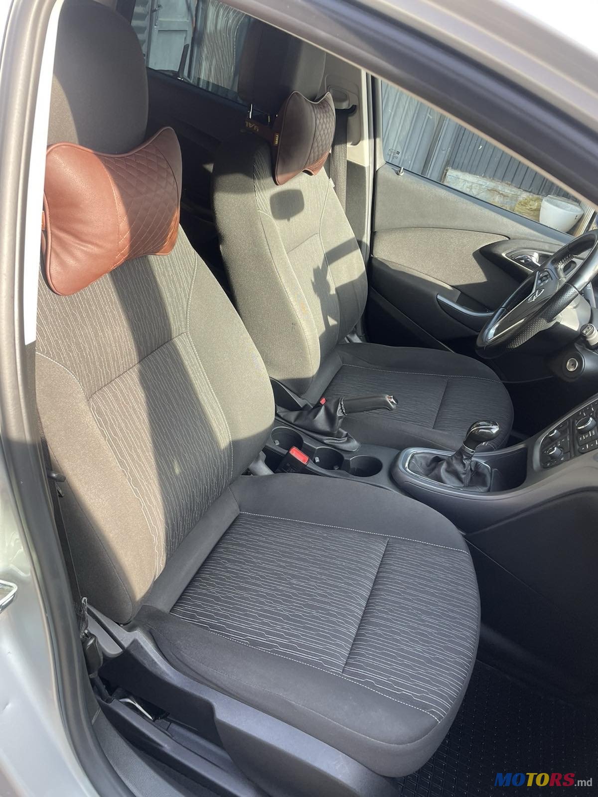 2013' Opel Astra J Restailing photo #2