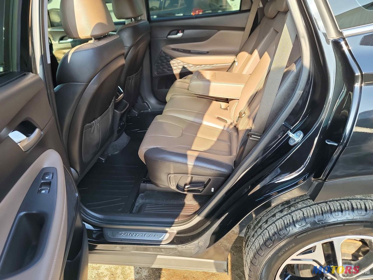 2019' Hyundai Santa Fe photo #4