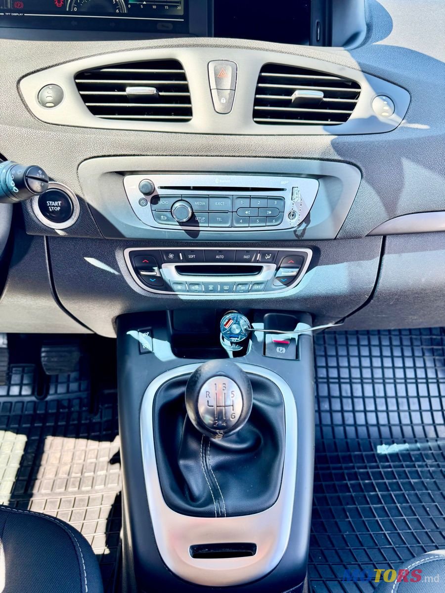 2014' Renault Grand Scenic photo #6