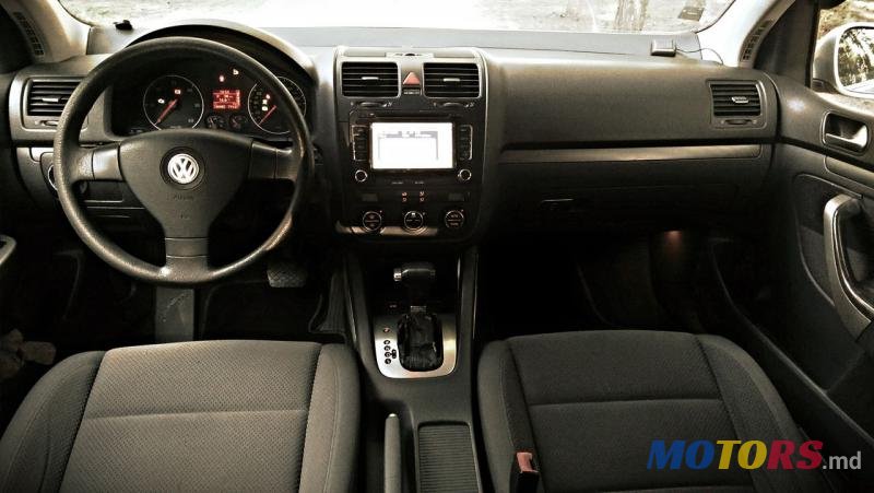 2005' Volkswagen Golf photo #4