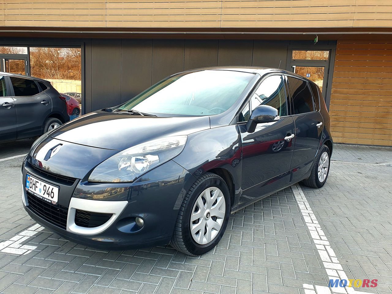 2011' Renault Scenic photo #3