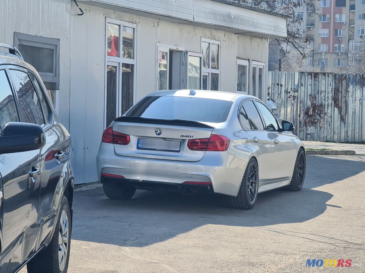 2017' BMW 3 Series photo #4