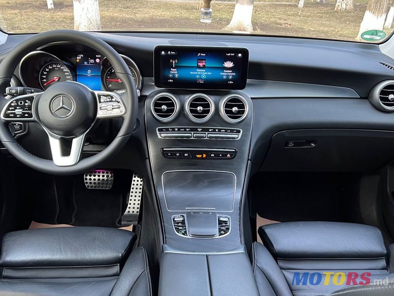 2021' Mercedes-Benz GLC photo #6
