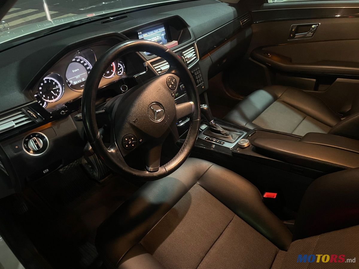 2010' Mercedes-Benz E-Class photo #5
