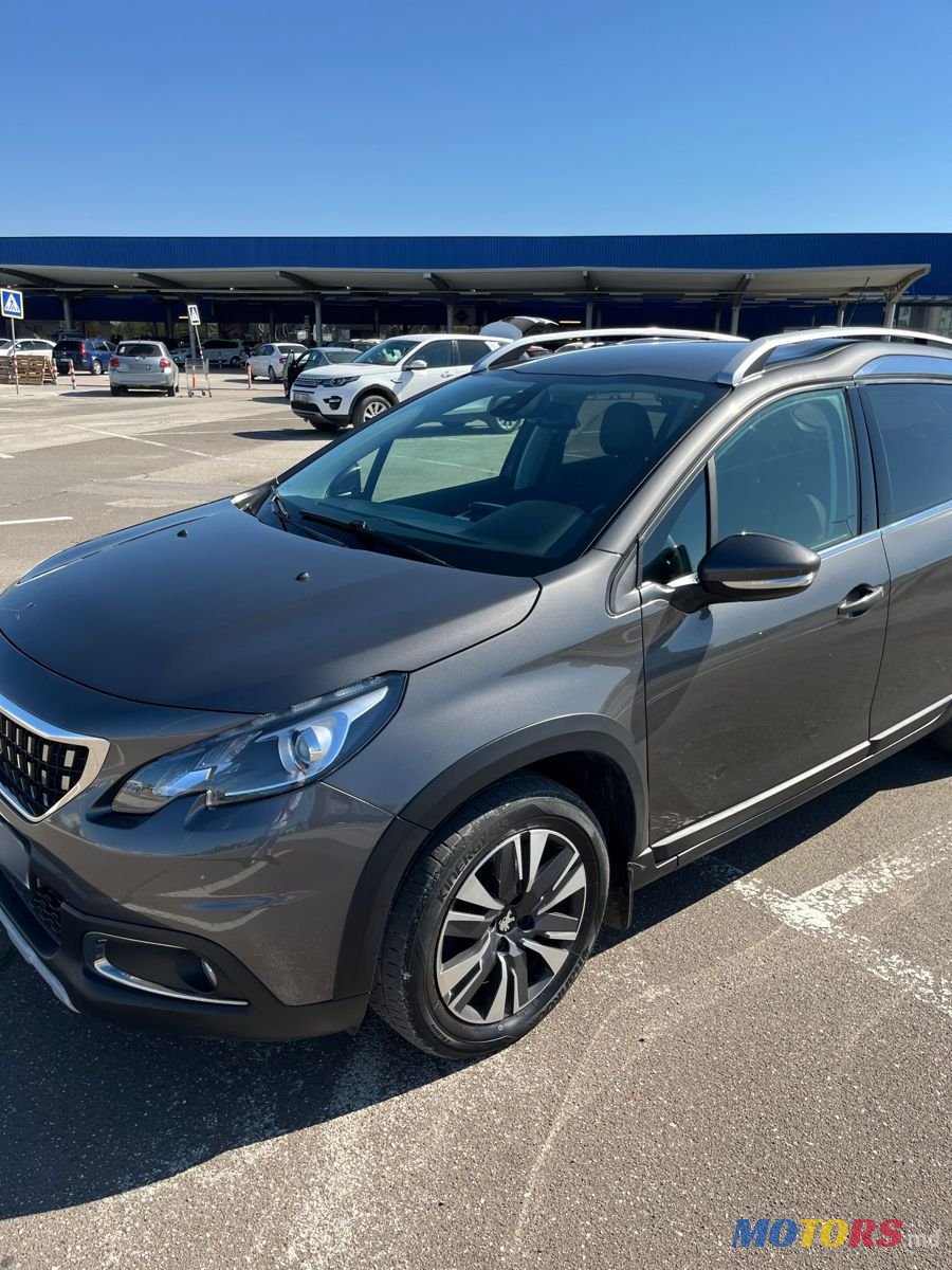 2019' Peugeot 2008 photo #2
