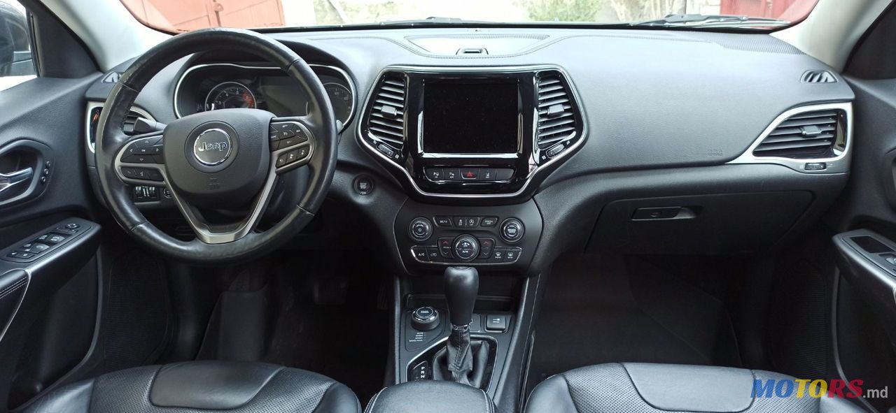 2018' Jeep Cherokee photo #6