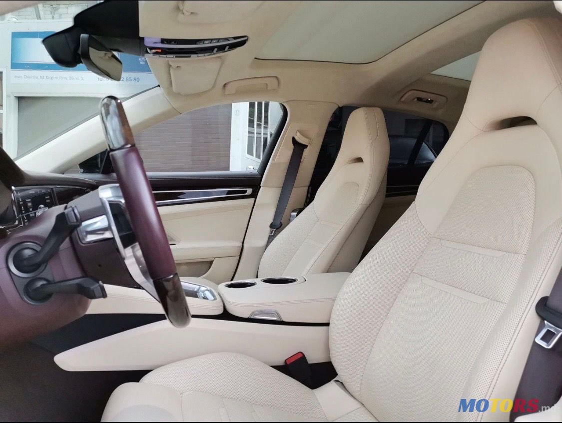 2018' Porsche Panamera photo #6