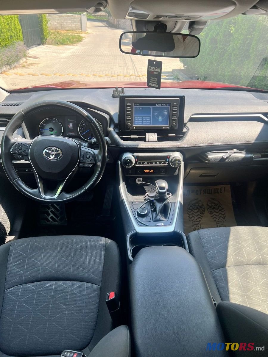 2020' Toyota RAV4 photo #6