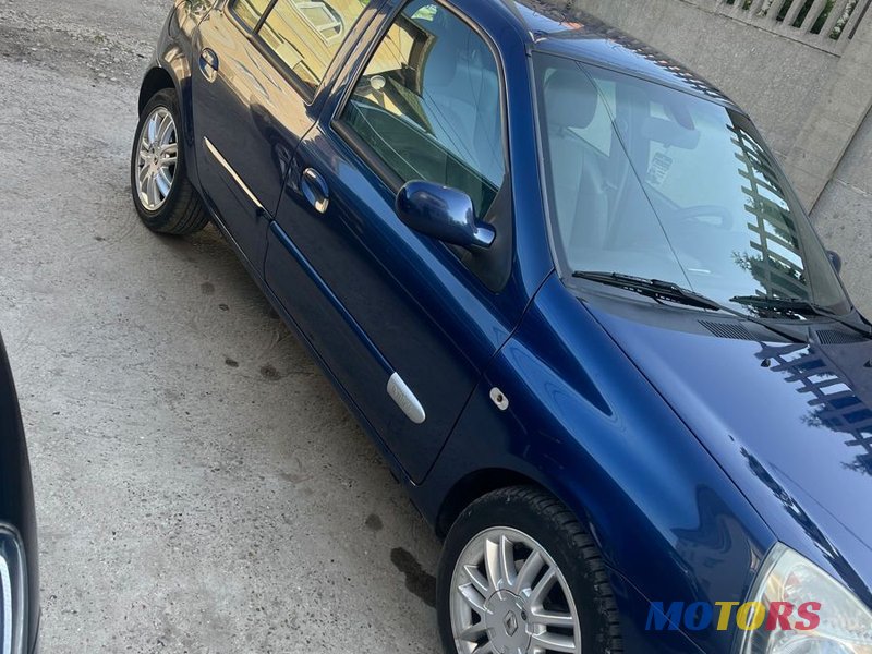 2004' Renault Clio photo #2