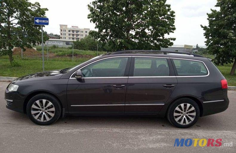 2009' Volkswagen Passat photo #1