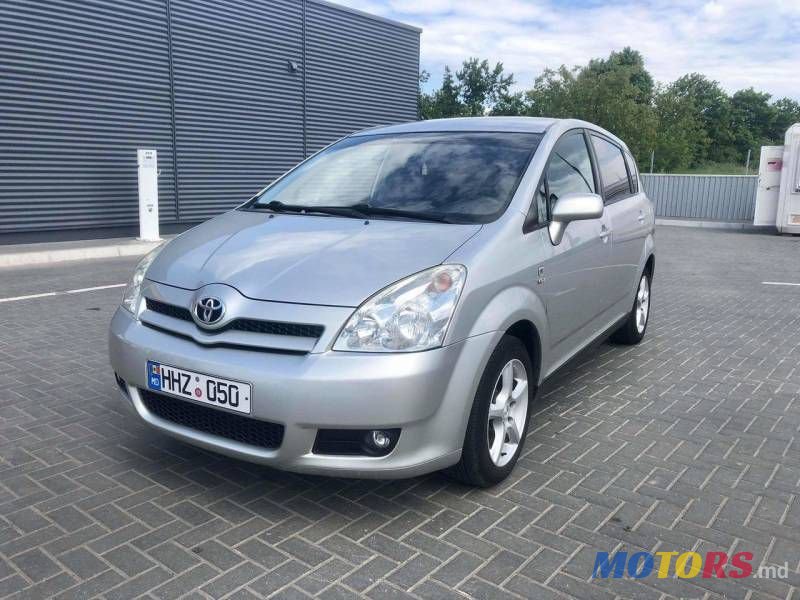 2005' Toyota Corolla Verso photo #5