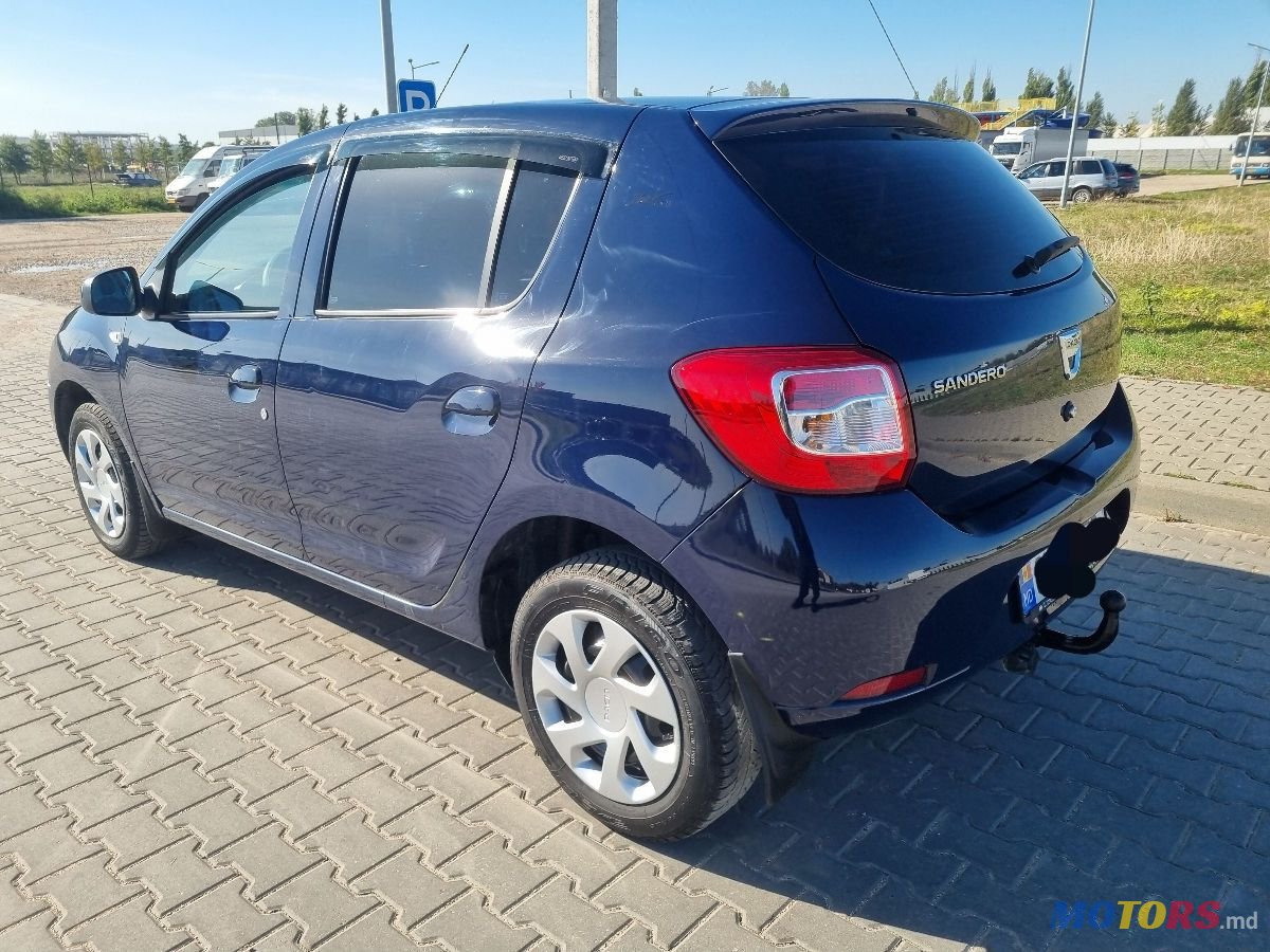 2015' Dacia Sandero photo #4