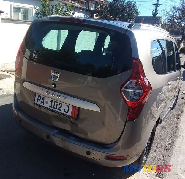 2014' Dacia Lodgy photo #3