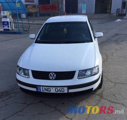 1999' Volkswagen Passat photo #2