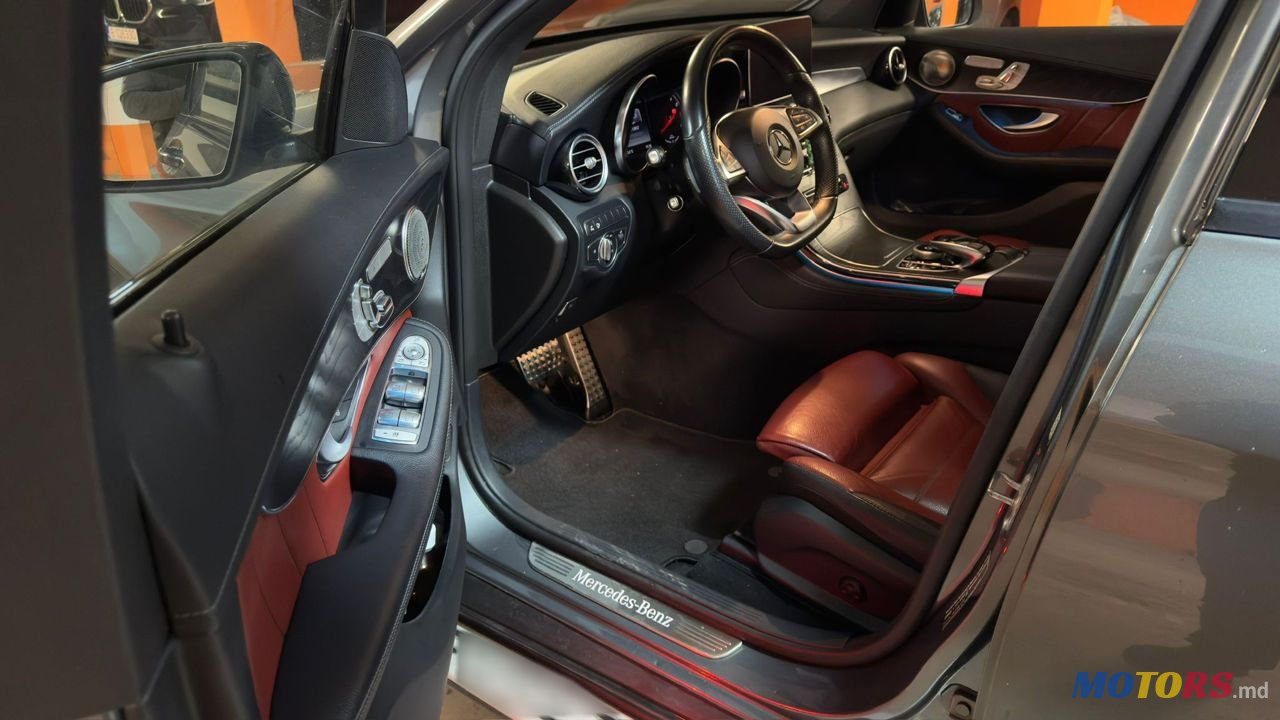 2017' Mercedes-Benz Glc Coupe photo #4