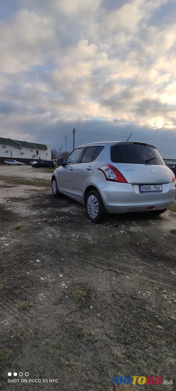 2012' Suzuki Swift photo #4