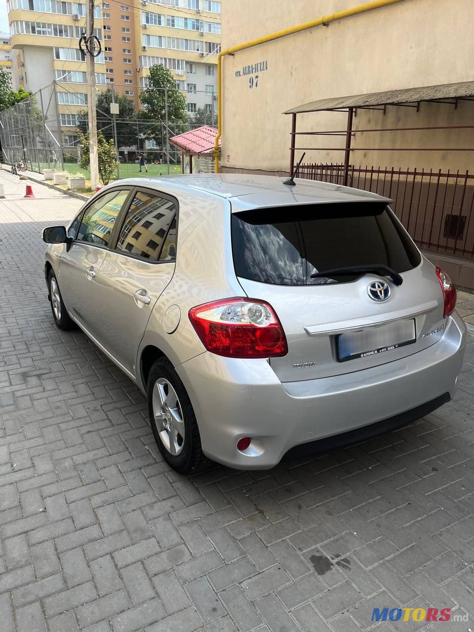 2011' Toyota Auris photo #3