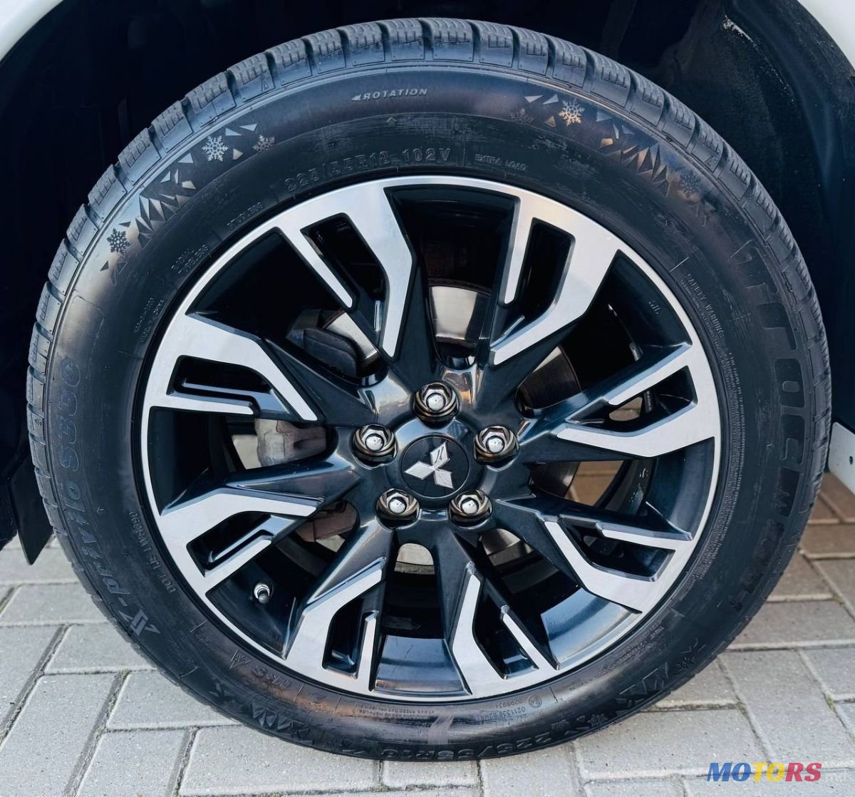 2017' Mitsubishi Outlander photo #5