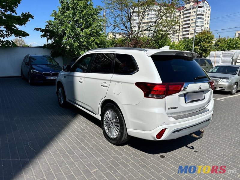 2018' Mitsubishi Outlander photo #4