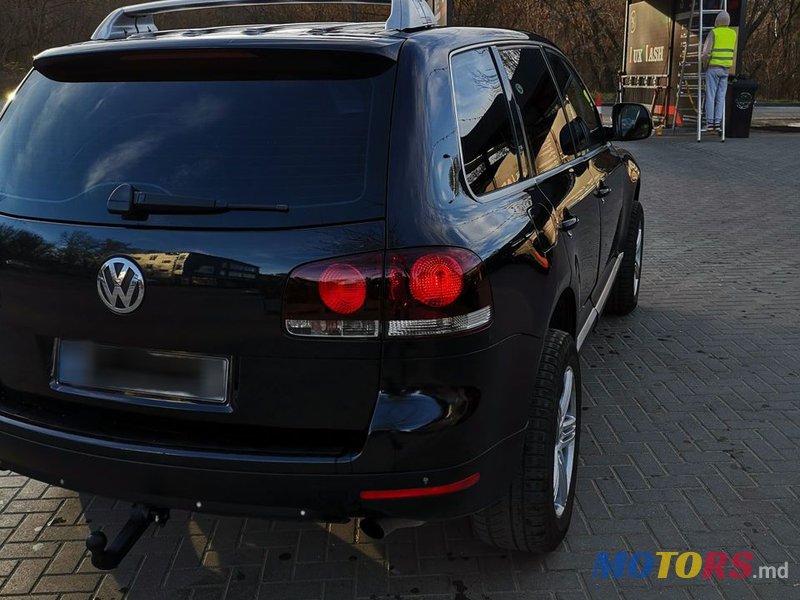 2008' Volkswagen Touareg photo #6