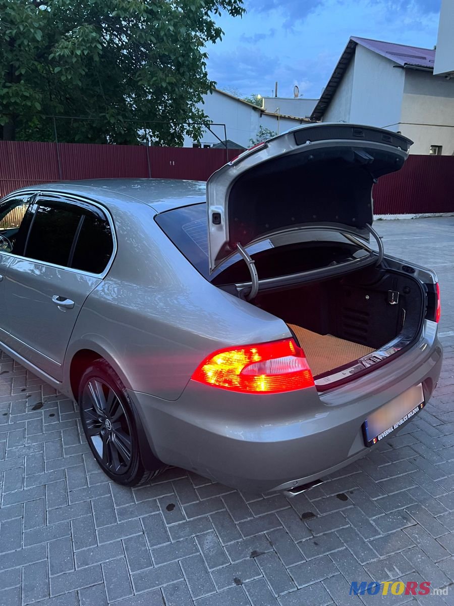 2010' Skoda Superb photo #6