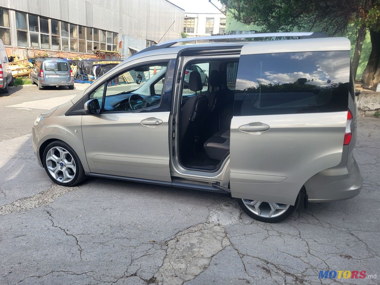 2016' Ford Tourneo Courier photo #3