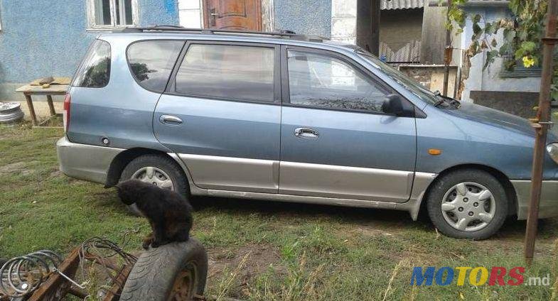 2001' Kia Carens photo #1