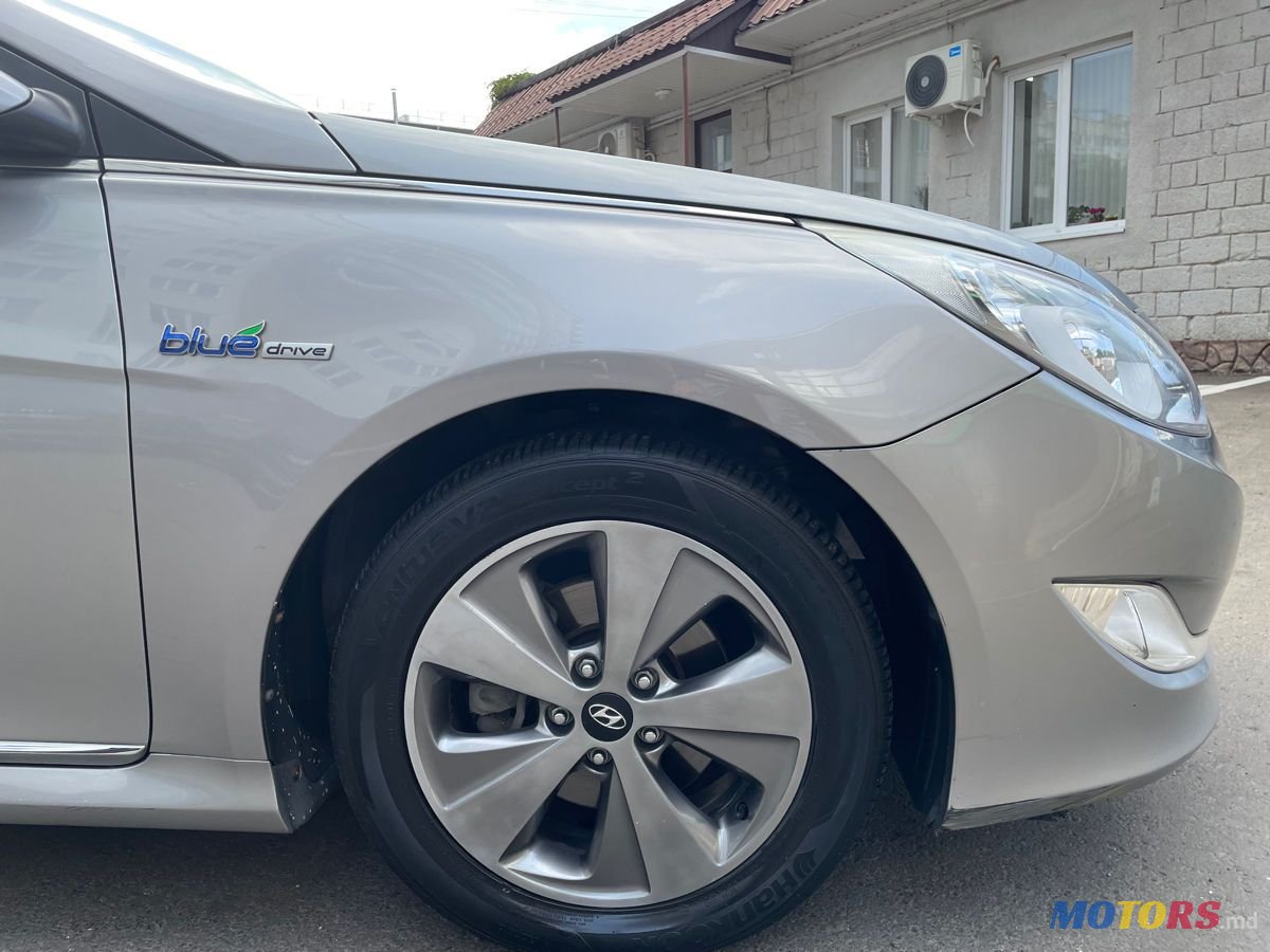 2012' Hyundai Sonata photo #3