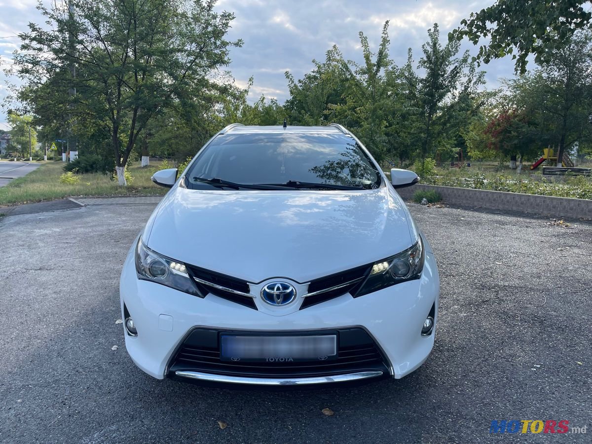 2013' Toyota Auris photo #5