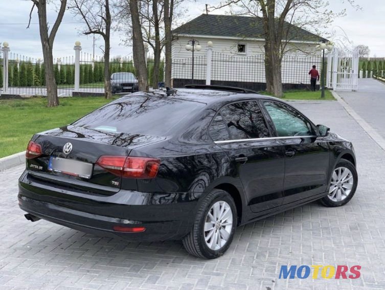 2016' Volkswagen Jetta photo #4