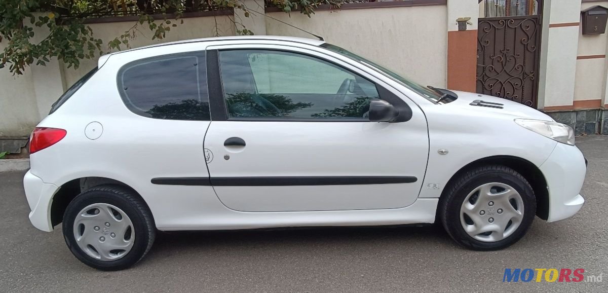 2012' Peugeot 207 photo #6