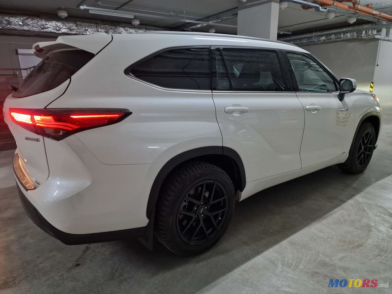 2020' Toyota Highlander photo #5