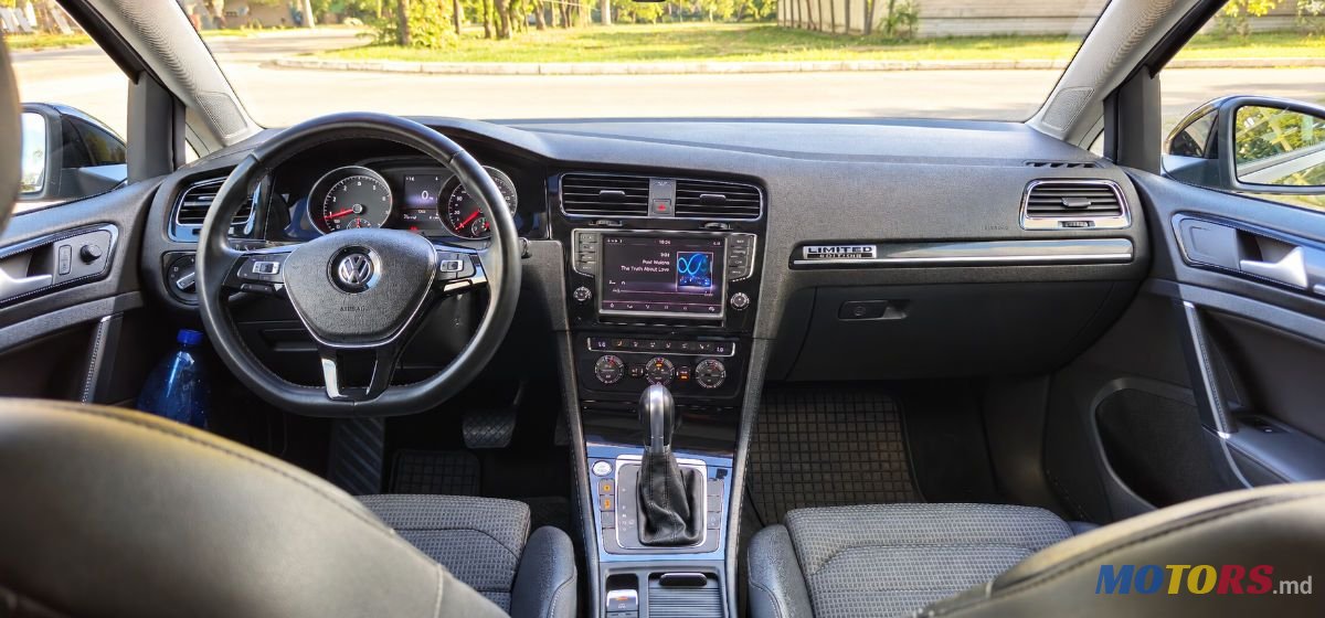 2015' Volkswagen Golf photo #6