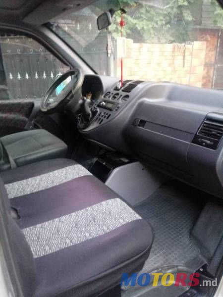 2001' Mercedes-Benz Vito photo #4