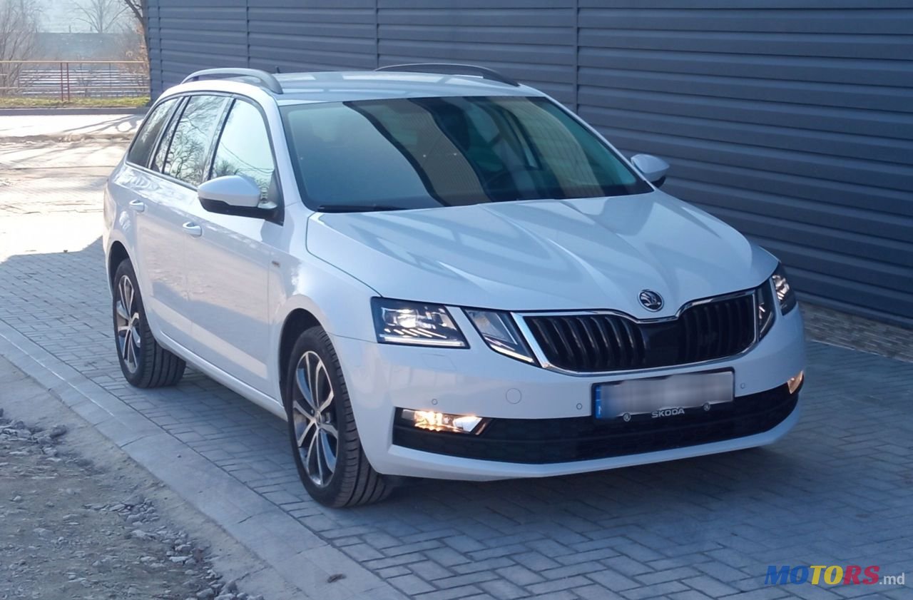 2020' Skoda Octavia photo #2