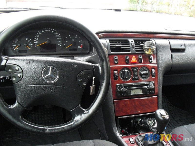 2001' Mercedes-Benz E Класс photo #6