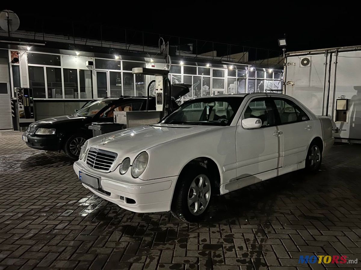 2002' Mercedes-Benz E-Class photo #2