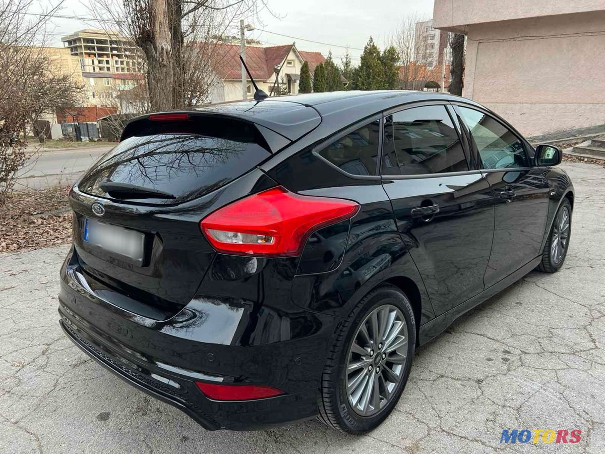 2017' Ford Focus photo #3