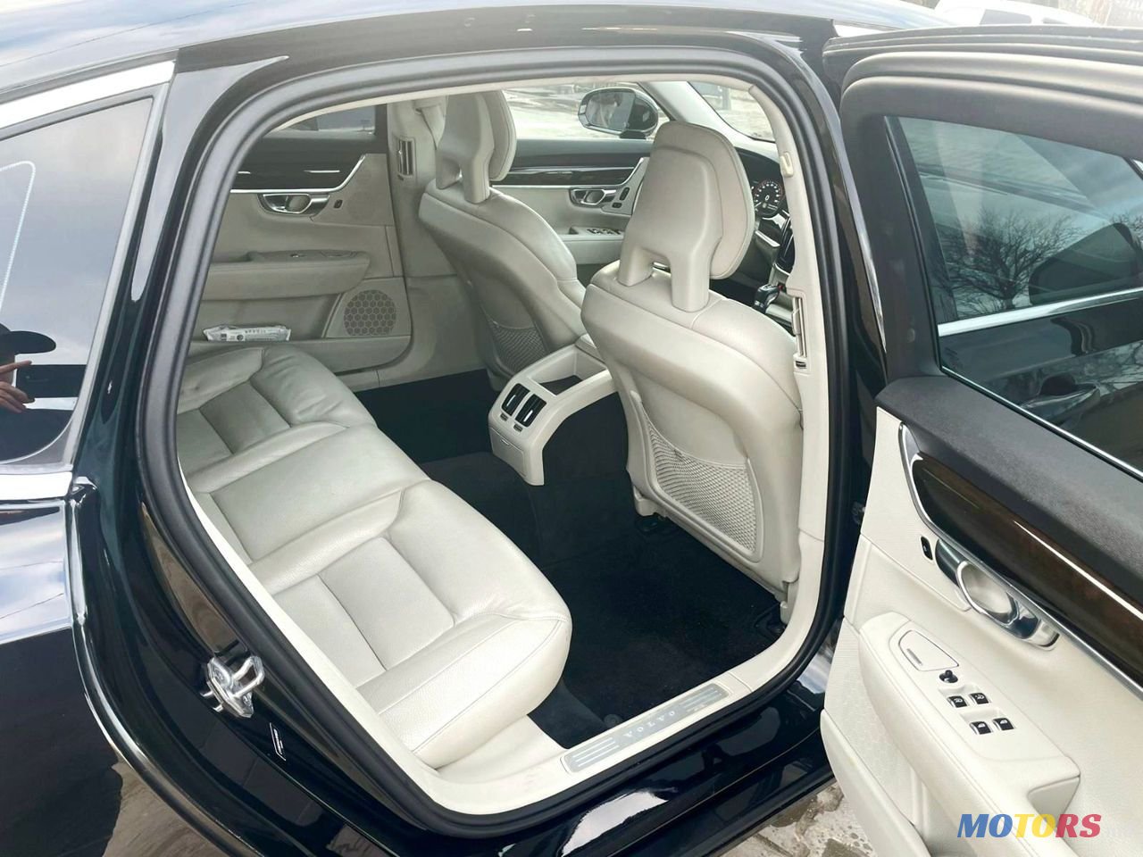2017' Volvo S90 photo #3