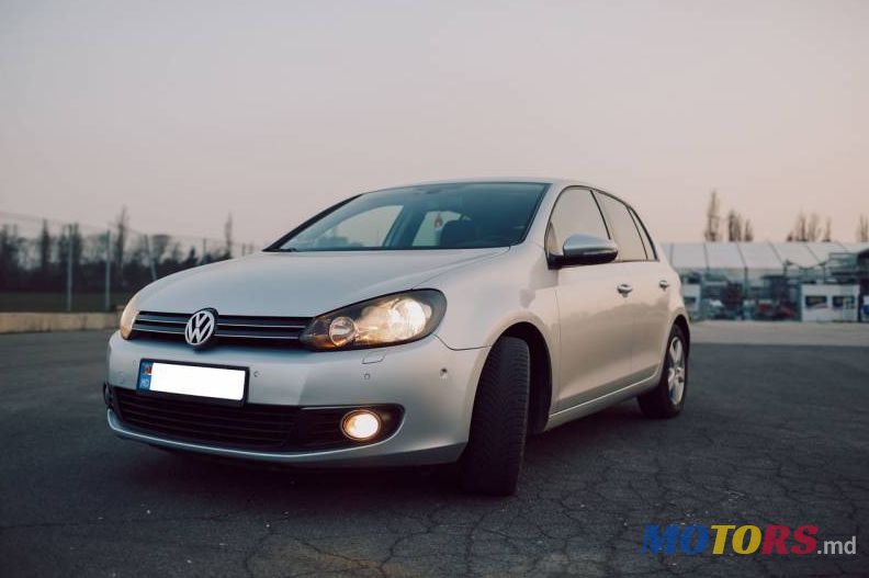 2010' Volkswagen Golf photo #2