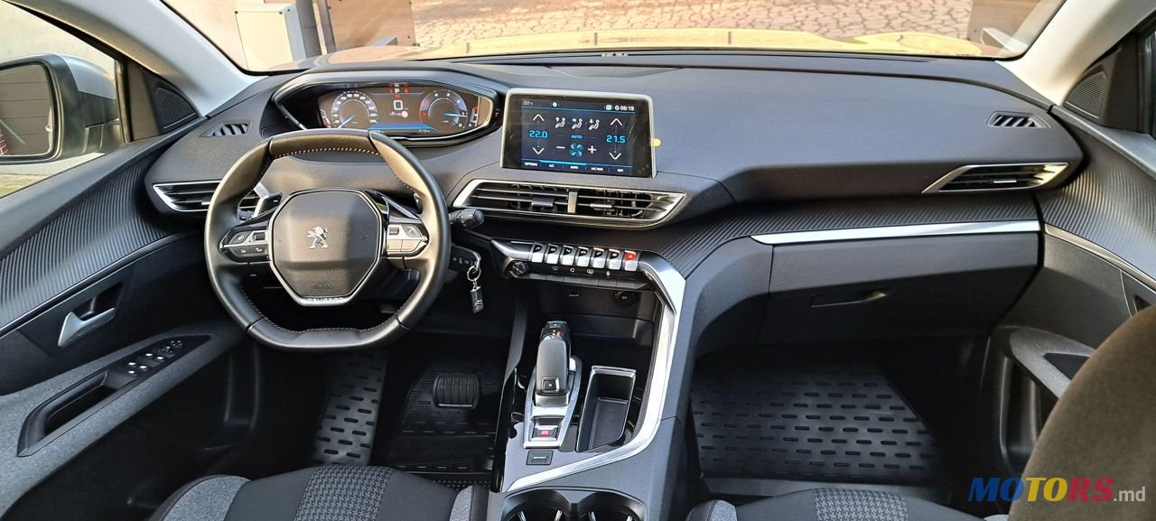 2020' Peugeot 3008 photo #3