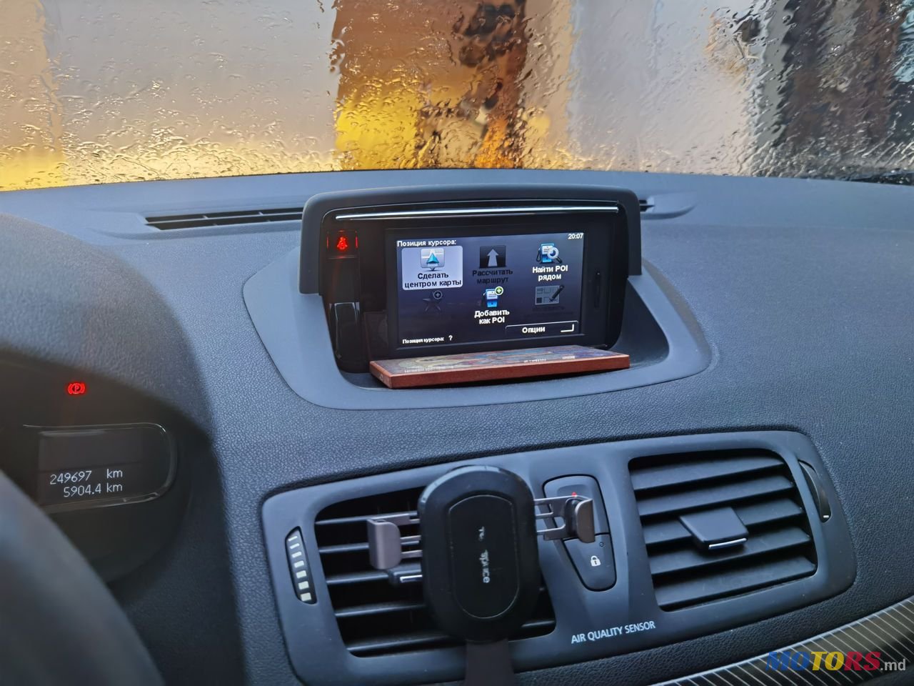 2012' Renault Megane photo #3