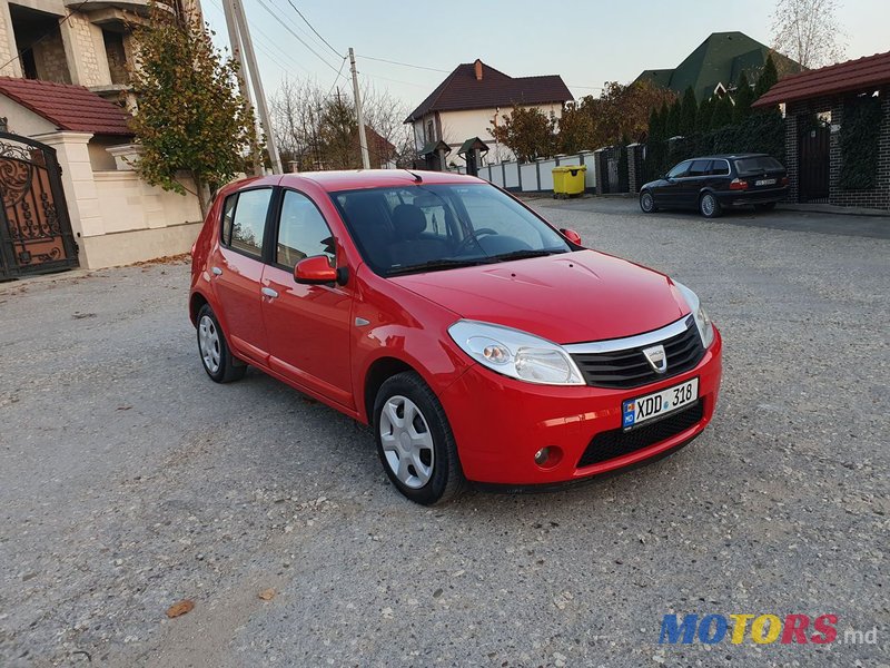 2009' Dacia Sandero photo #1