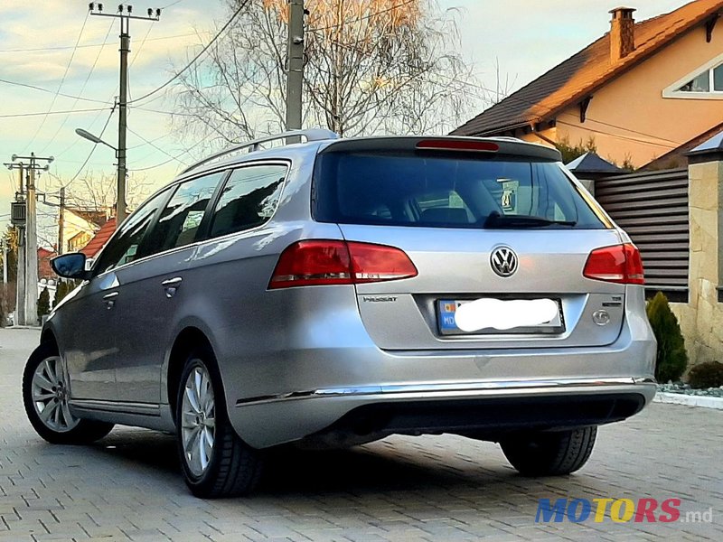 2012' Volkswagen Passat photo #5